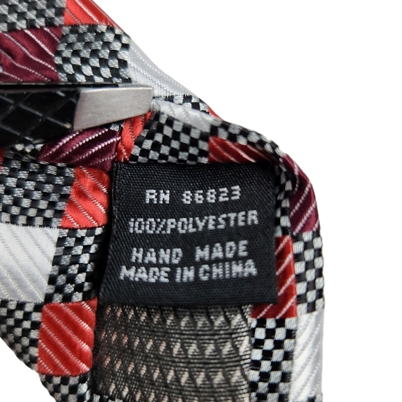 Bergamo New York Diamond Pattern Black Orange Mens Necktie with Pocket Square - Picture 5 of 11